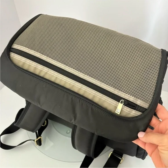 HAPP Levy Elegant Black Gold Trim Quilted Baby Shoulder Bag convertible Backpack - Picture 6 of 16